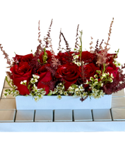 صندوق شوكولاتة فاخر مزين بالزهور