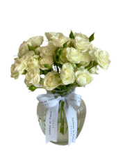 مزهرية صغيرة من بوبليشيوس - ورود بيضاء