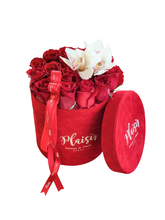 Velvet Cylinder - Roses Flat Design