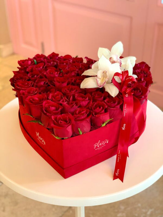 Stunning Red Velvet Flower Box - Plaisir Cadeaux et Fleur