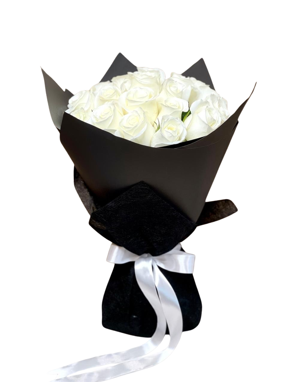 باقة ورد بيضاء مكونة من 25 وردة مربوطة يدويا