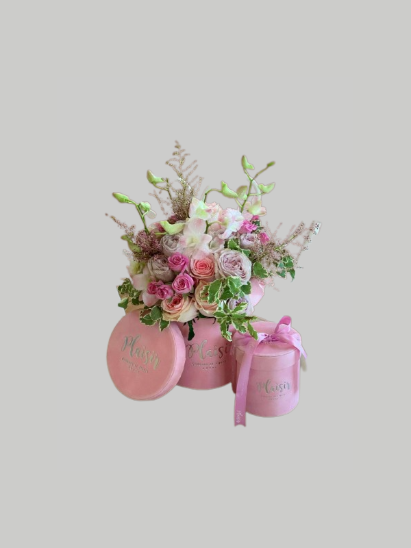 Giftset - Roses and Pink Floral with Chocolates