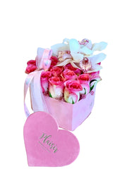 صندوق قلب مخملي - وردة حمراء صغيرة