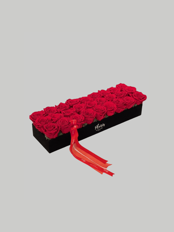 Tray - Fresh Roses in Luxury Black Velvet Tray – Large