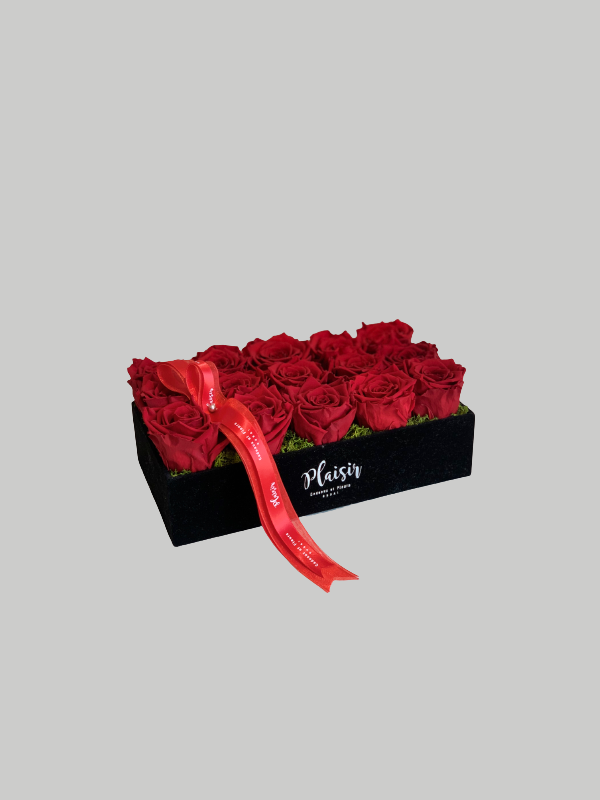 Tray - Fresh Roses in Luxury Black Velvet Tray – Small