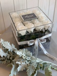 VIP Acrylic Square all white infinity roses