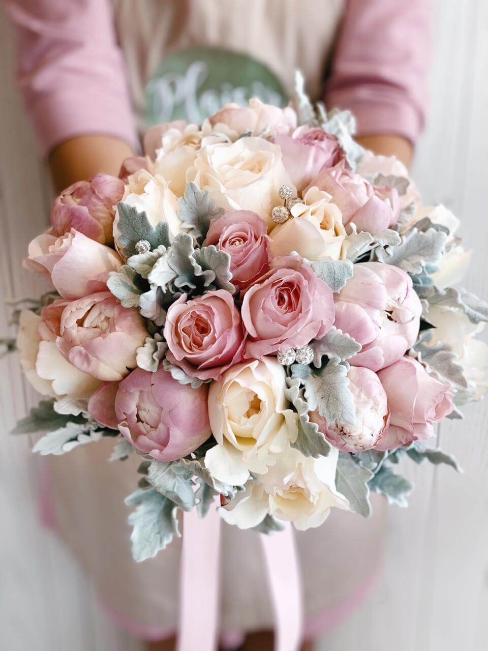 Buy Best Bridal Bouquets in Dubai | Plaisir Cadeaxu