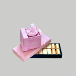 مجموعة هدايا شوكولاتة إنفينيتي روز وباتشي باللون الوردي.png